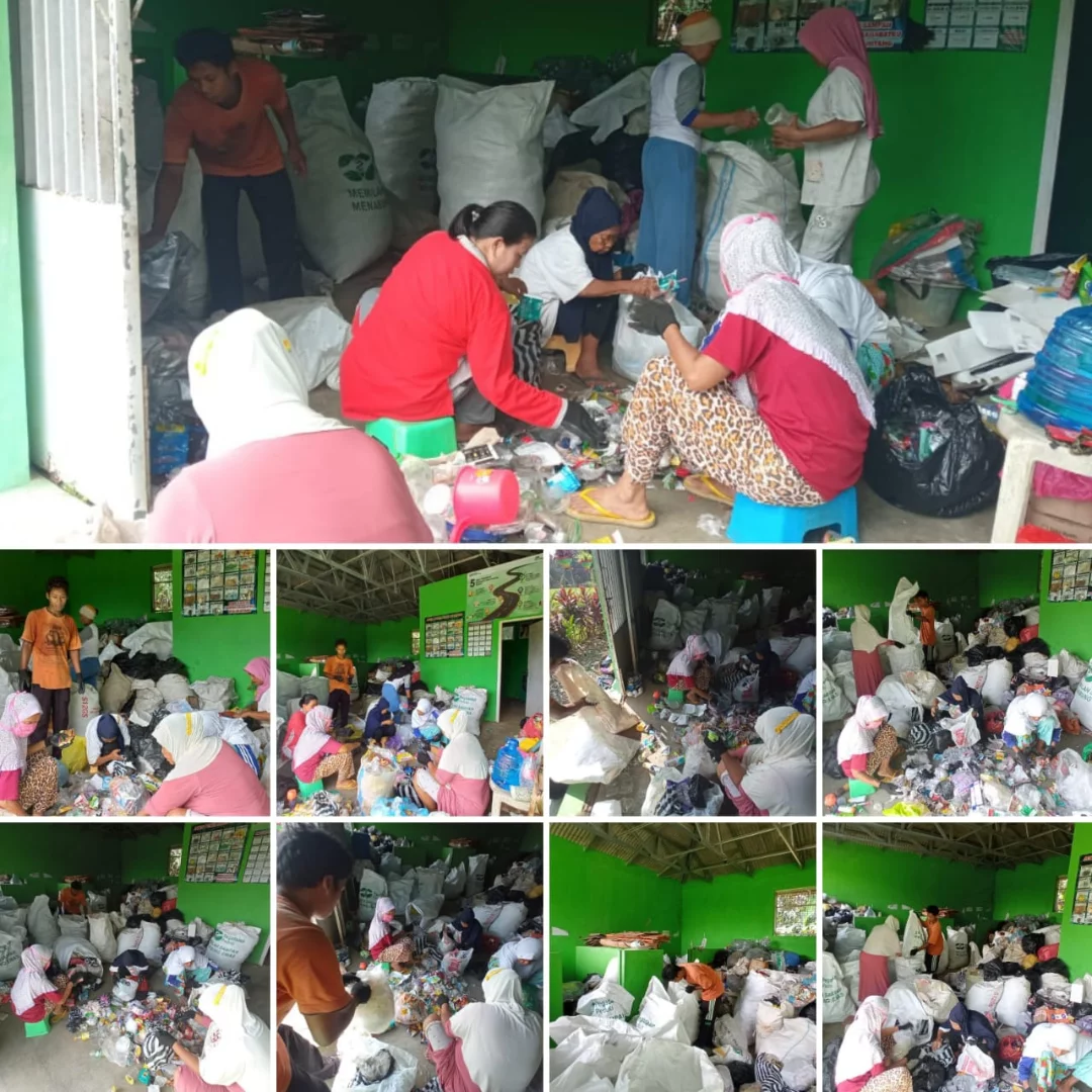 Pahlawan Lingkungan Tanpa Tanda Jasa: Relawan Limbah Pustaka Kerja Keras Memilah Sampah di Bank Sampah Sahabatku Muntang